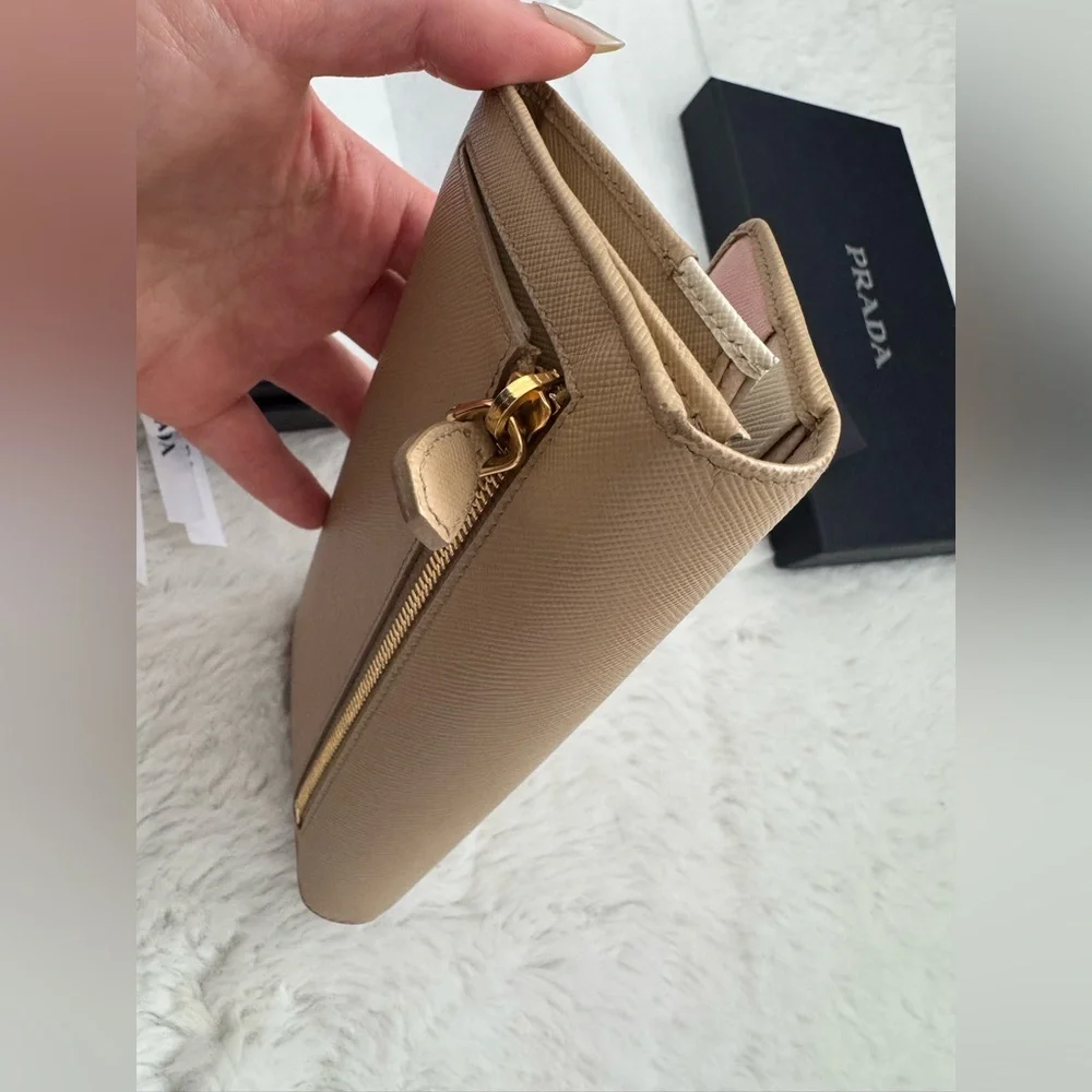 Authentic Prada Large Wallet - Saffiano Leather - Picture 7 of 11